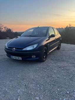 Prenájom auta Košice – úsporné, so zľavou kuriérom - 4