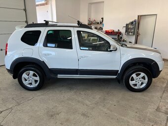 Dacia Duster 1.5dCi 81KW 4x4 1.MAJ TEMPOMAT 2xALU TAŽNÉ ZAŘ. - 4