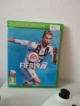 Xbox One S - 4