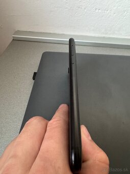 iPhone SE 2 generácie 64 GB Apple - 4