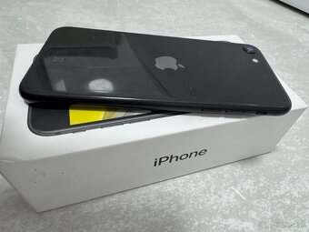 iPhone SE 2020 128Gb black - 4