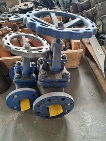 Prírubové liatinové šupatko ,ventil, armatura. - 4