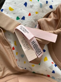 Victoria’s Secret Push-up podprsenka - 4