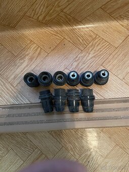 Ističe staré, bakelitové, radové svorky, iné elektro retro - 4