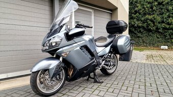 Kawasaki GTR 1400 - 4