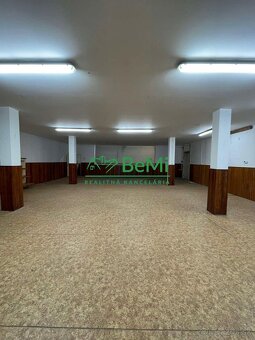 Dom - Budova na podnikanie a bývanie – ideálna lokalita, skv - 4