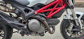 Ducati monster 796 - 4