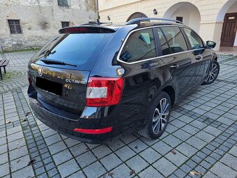 Škoda Octavia Combi 2.0 TDI DSG Edition Xenoný Navi DVD R17 - 4