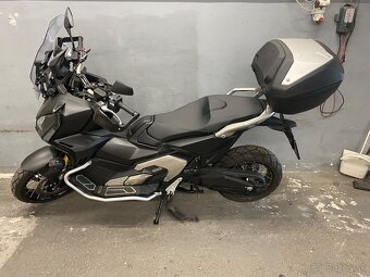 Honda X-ADV 750 - 4