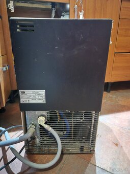 Výrobník ľadu - 4