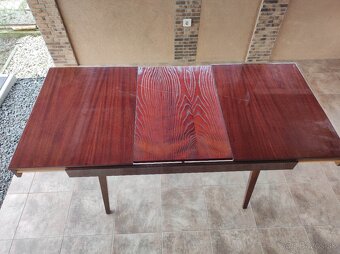 Rozkladací stôl a 4 stoličky retro - 4