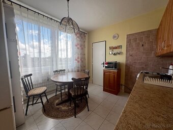 Na predaj 4-izbový byt s balkónom - 4