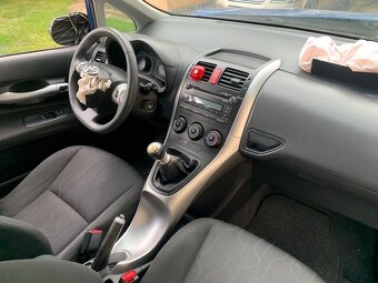 Rozpredam TOYOTA AURIS 1.33 Dual-VVTi 73kW 1NR-FE 2010 - 4