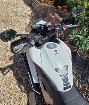 Honda Crossrunner VFR800X - 4