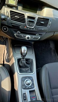 Renault Laguna Grandtour 2.0 dCi 150k Black Edition - 4
