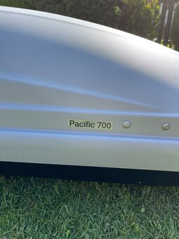 Predám strešný box Thule Pacific 700 a nosiče - 4