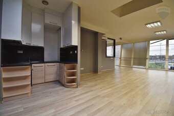 Na predaj nebytový priestor, 72 m2, vlastné parkovacie státi - 4