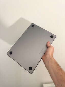 MacBook Air M2 13.6” 8GB RAM / 256GB SSD - 4