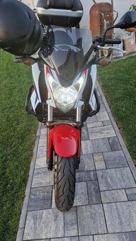 Honda CB650F - 4