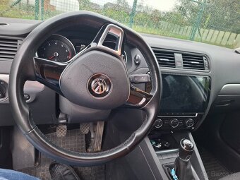 Volkswagen Jetta 1.2 tsi - 4