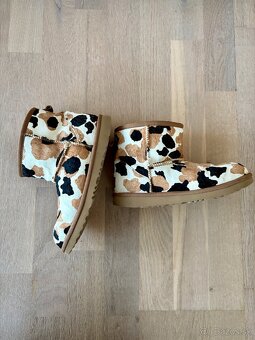 Dámske UGG snehule Classic Cow veľkosť 36 - 4