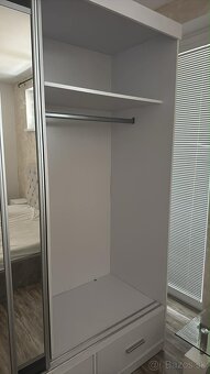 Skriňa so zrkadlom 230x250cm - 4