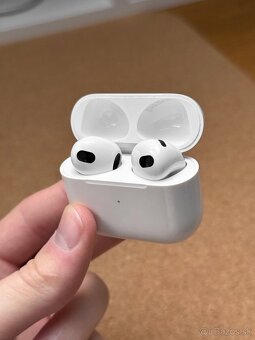 Apple AirPods 3. generácie 2023 - 4