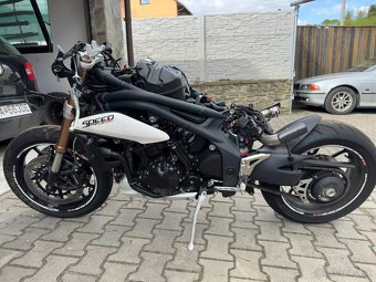 PADNUTÝ Triumph speed triple 1050 - 4