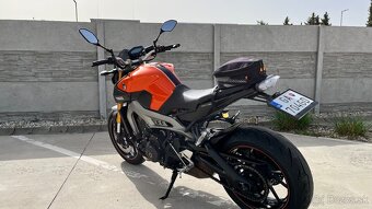YAMAHA MT09 - 4
