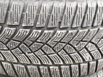 Zimné pneu 4ks GoodYear UltraGrip Performance+ 215/55 R17 - 4