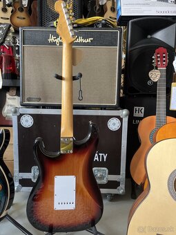 Fender Vintera - 4