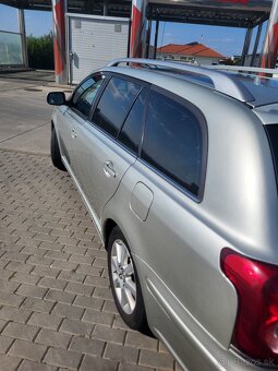 Toyota avensis D-4D - 4