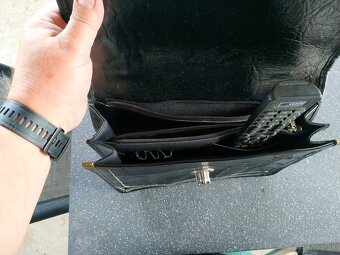 Dámska kabelka. - 4