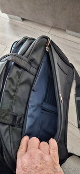 Predám pevnú kvalitnú tašku na Notebook - 4