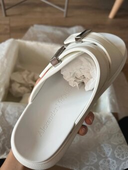 Alexander McQueen slapky - 4