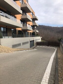 Predaj 3 izb. novostavby bytu s veľkou terasou a 2 x parkova - 4