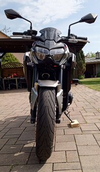 KAWASAKI Z900 - 4