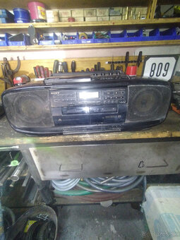 Pradam radio SONY CFD 330 - 4