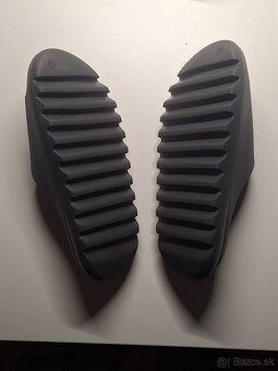 Yeezy slide - 4