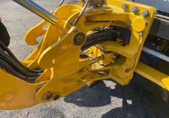 Komatsu WB93RS - 4