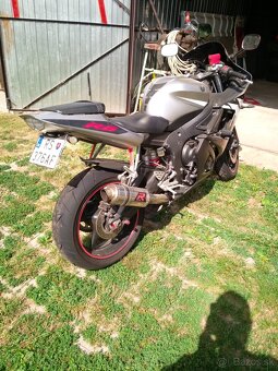 Yamaha R6 - 4