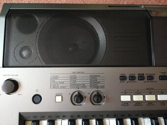 Elektrické klávesy Yamaha PSR E443 - 4