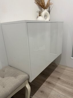 Botník a závesná stena biely lesk vyrábaný na mieru - 4