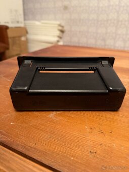 Predám čiernu plastovú odkladaciu priehradku do interiéru - 4