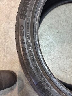 275/35R20 - 4