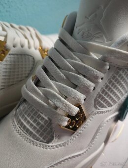 Air Jordan 4 Metallic Gold - 4