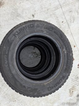 Kumho Winter WP52  195/65r15 sada zimna - 4
