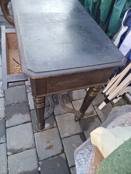 Predám starožitný šijací stolík v historiznom štýle - 4