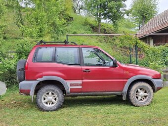 Nissan Terrano II (1997) - 4