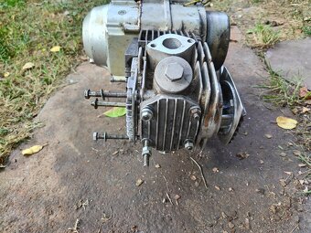 107cc 4t motor z prevodovkou - 4